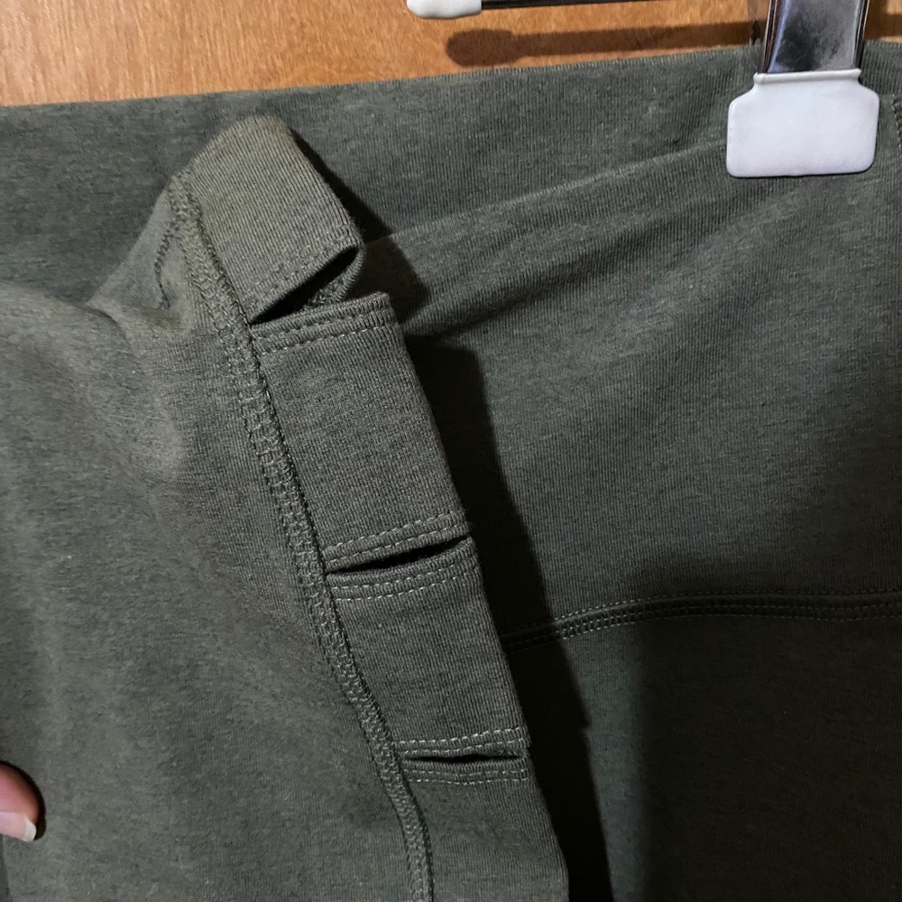 Old Navy Active Cropped Leggings